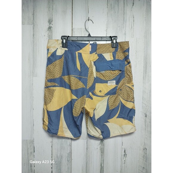 Quicksilver Men's Waterman Collection Boatd Shorts Size 34 Blue Yellow - Picture 3 of 5